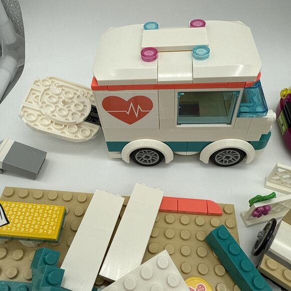 Lego Friends 41128 Amusement Park Space Ride Heartlake City Hospital Car Girl - Picture 3 of 9